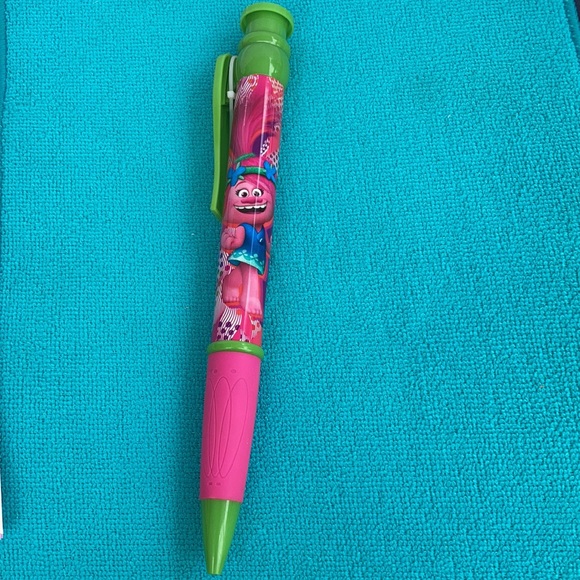 3/$20 Jumbo Trolls Journal & Jumbo Poppy Pen - Picture 5 of 12